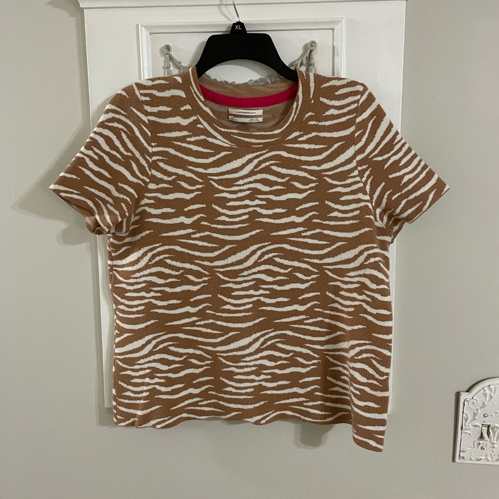 Anthropology Women’s Top Size LG GUC - Picture 12 of 15